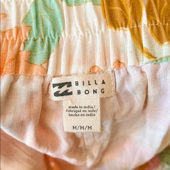 Billabong “Love to Lounge Shorts” Medium - Picture 7 of 7